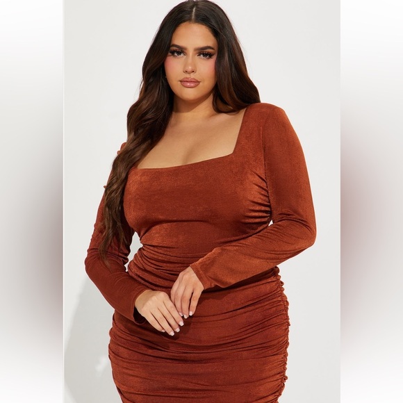 Fashion Nova Kaci Ruched Midi Dress Rust NWT - Picture 2 of 7